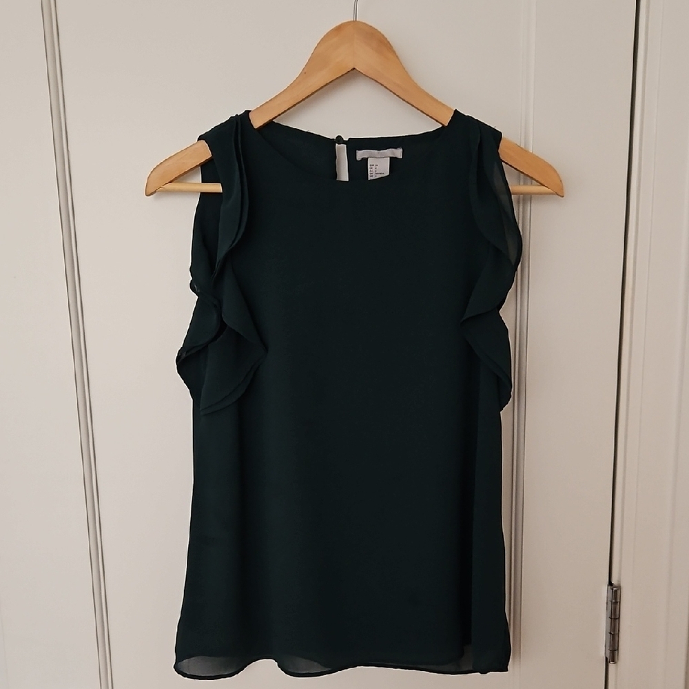 Sleeveless Green Top With Ruffles